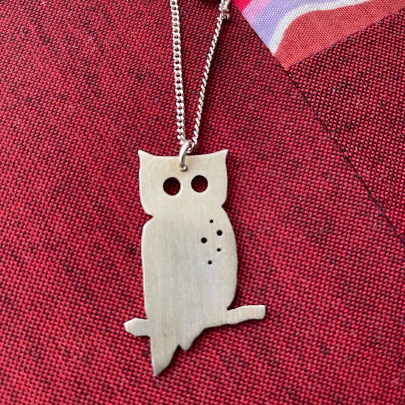 🦉 Adorable sterling silver owl necklace. - Picture 1 of 2